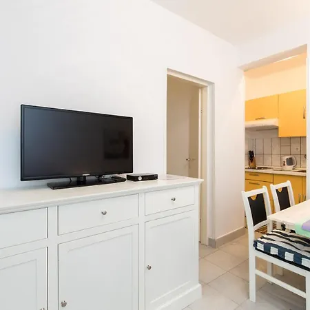 Carly Apartment Baska (Krk)